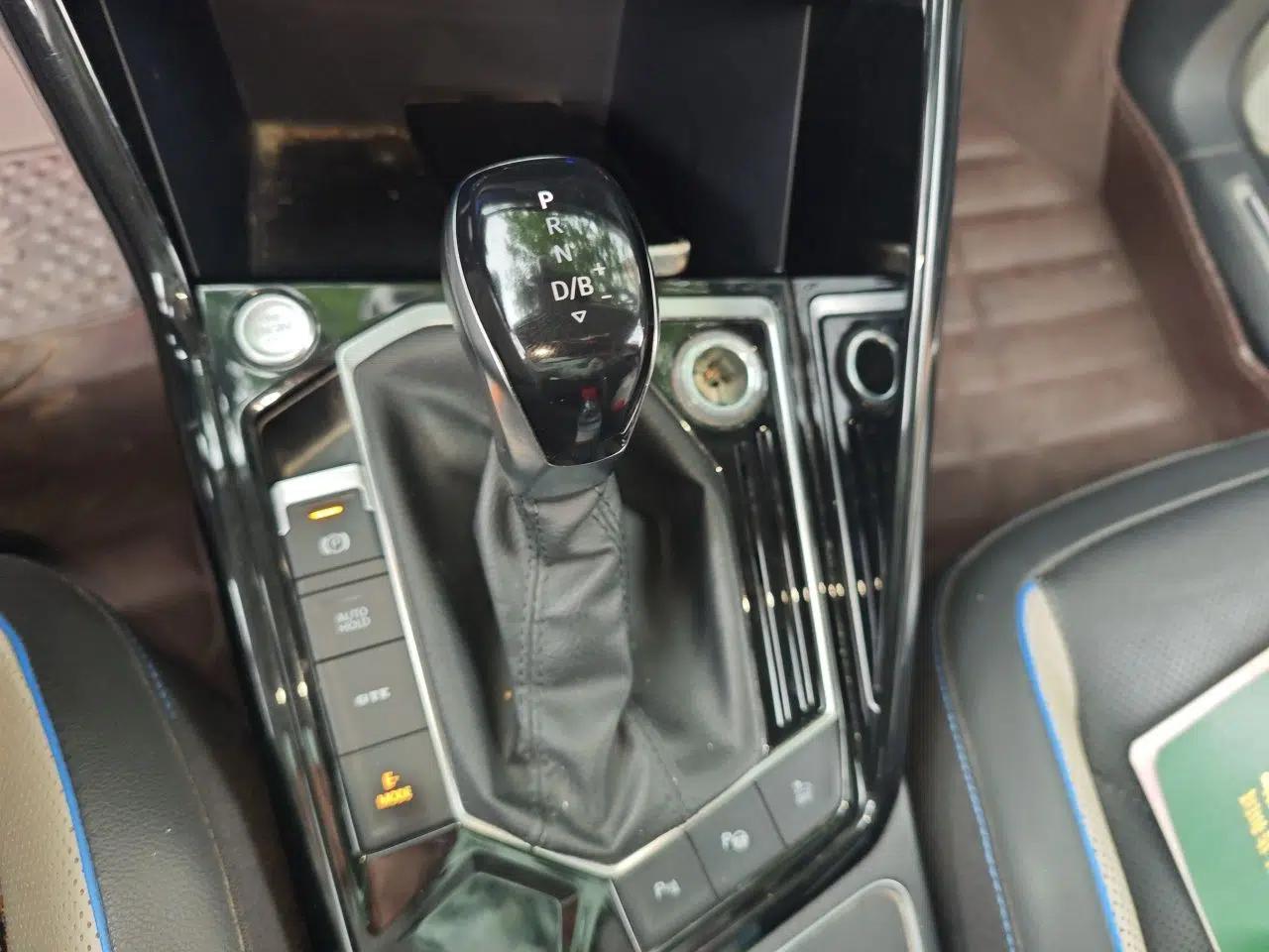 Used Volkswagen Tayron GTE Plug-in Hybrid 2020 1.4T Luxury Model — миниатюра 14