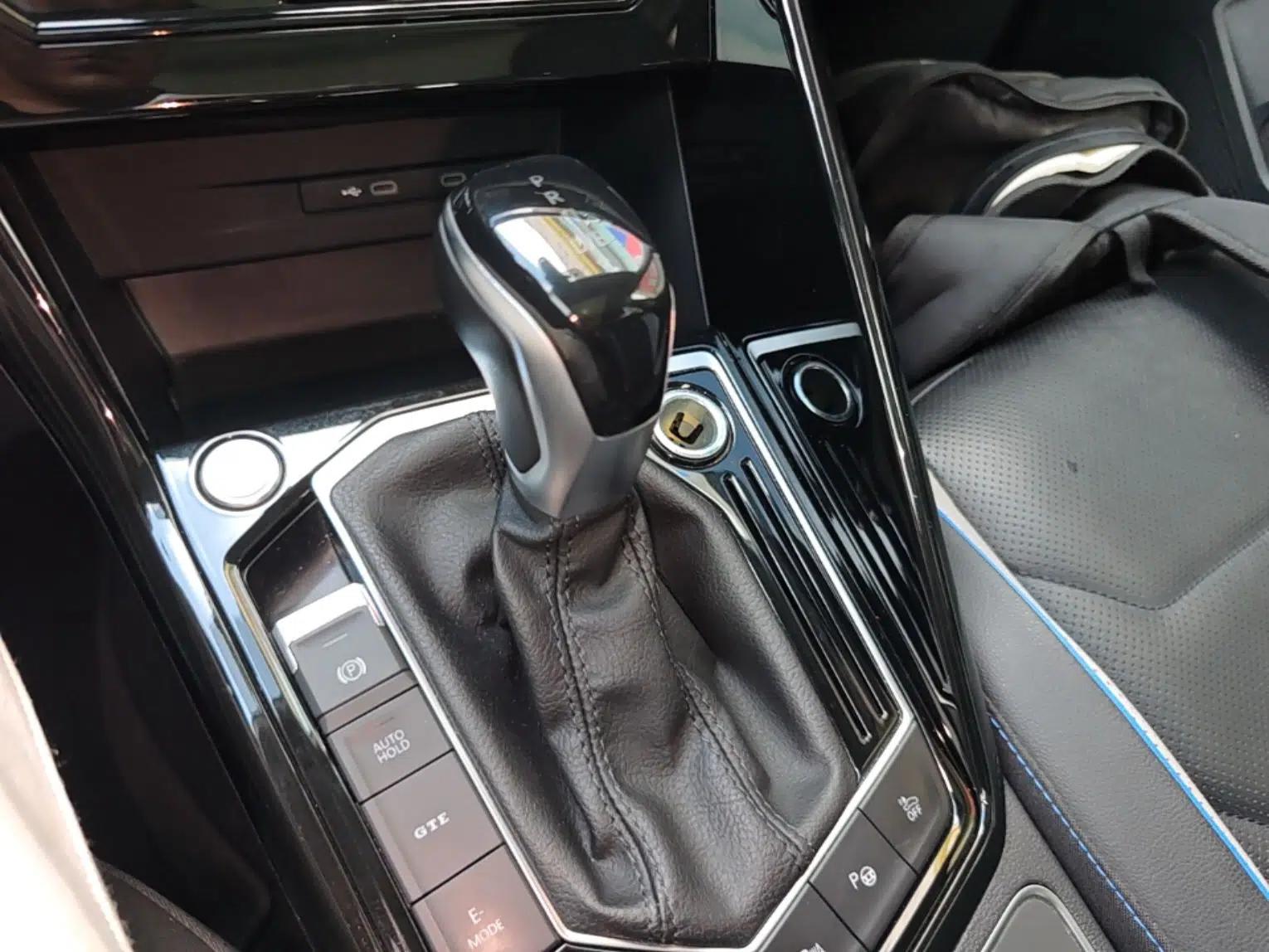 Used Volkswagen Tayron GTE Plug-in Hybrid 2022 1.4T Luxury Model — миниатюра 16