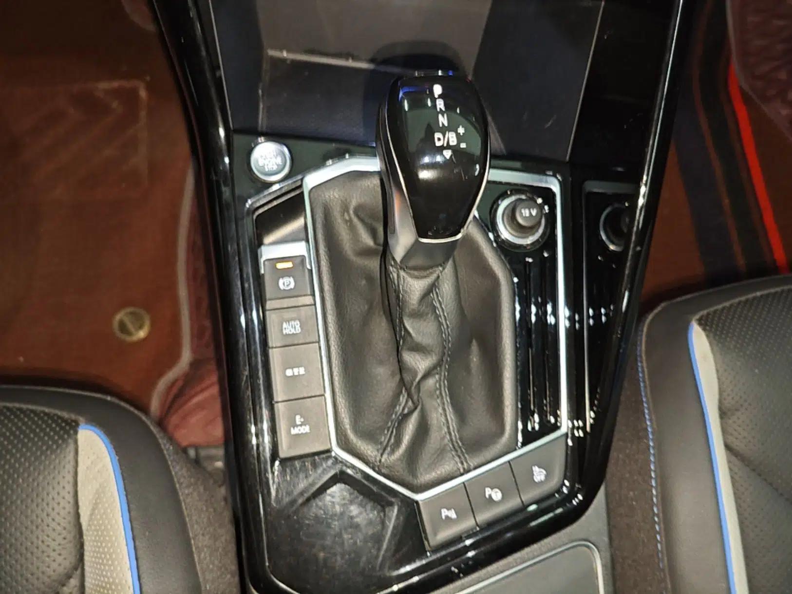 Used Volkswagen Tayron GTE Plug-in Hybrid 2020 1.4T Luxury Model — миниатюра 25