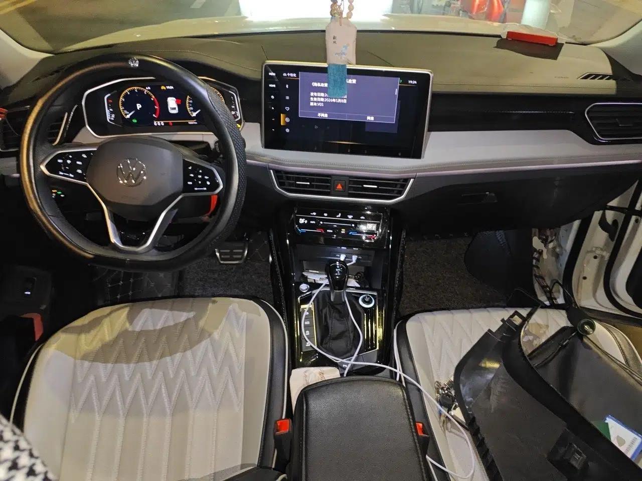 Used Volkswagen Tayron X 2024 330TSI Two-Wheel-Drive Prestige High-Energy Edition — миниатюра 9