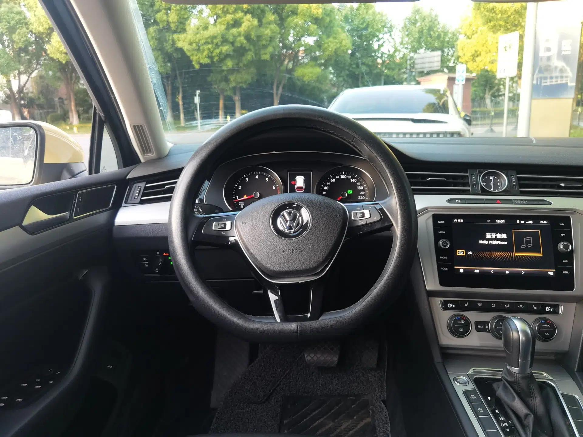 Used Volkswagen Variant 2017 380TSI Two-Wheel Drive Comfort Edition — миниатюра 10