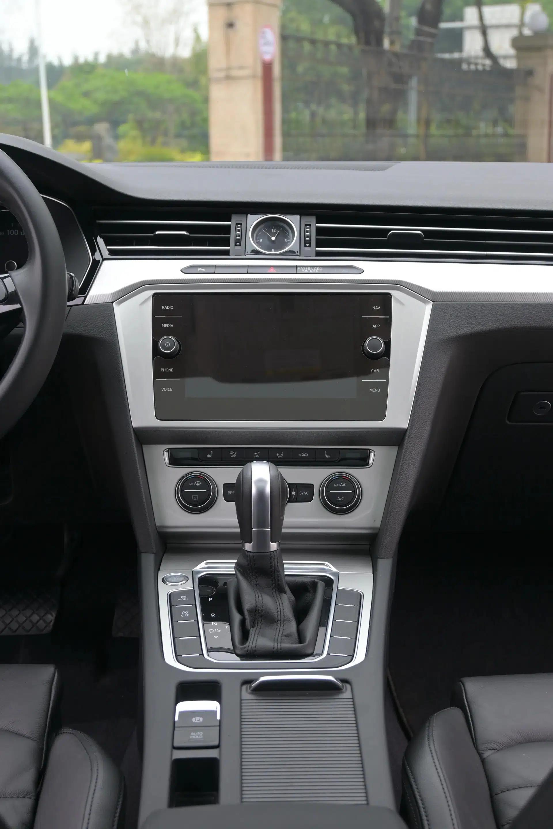 Used Volkswagen Variant 2018 380TSI Two-Wheel Drive Comfort Edition — миниатюра 12