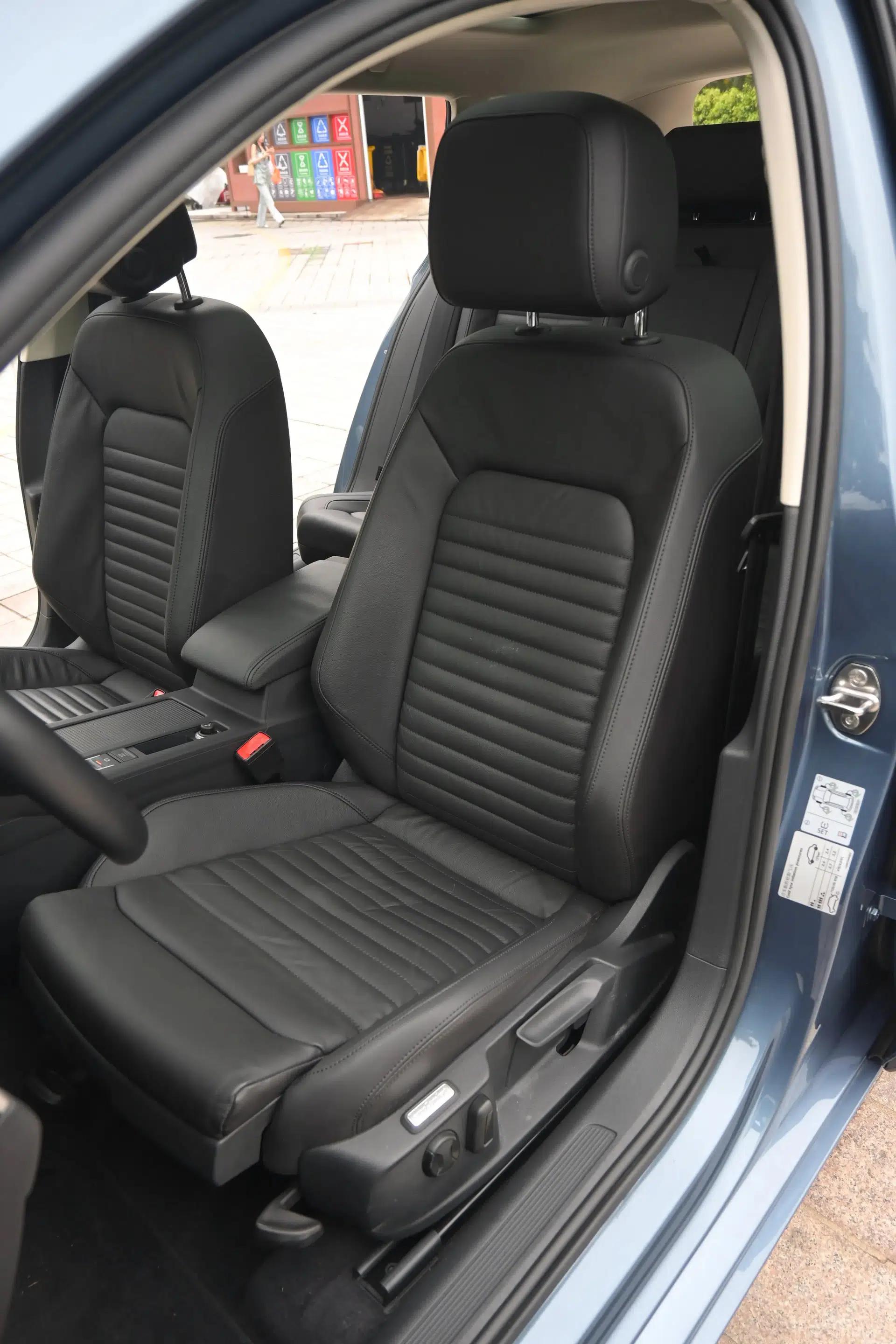 Used Volkswagen Variant 2018 380TSI Two-Wheel Drive Comfort Edition — миниатюра 14