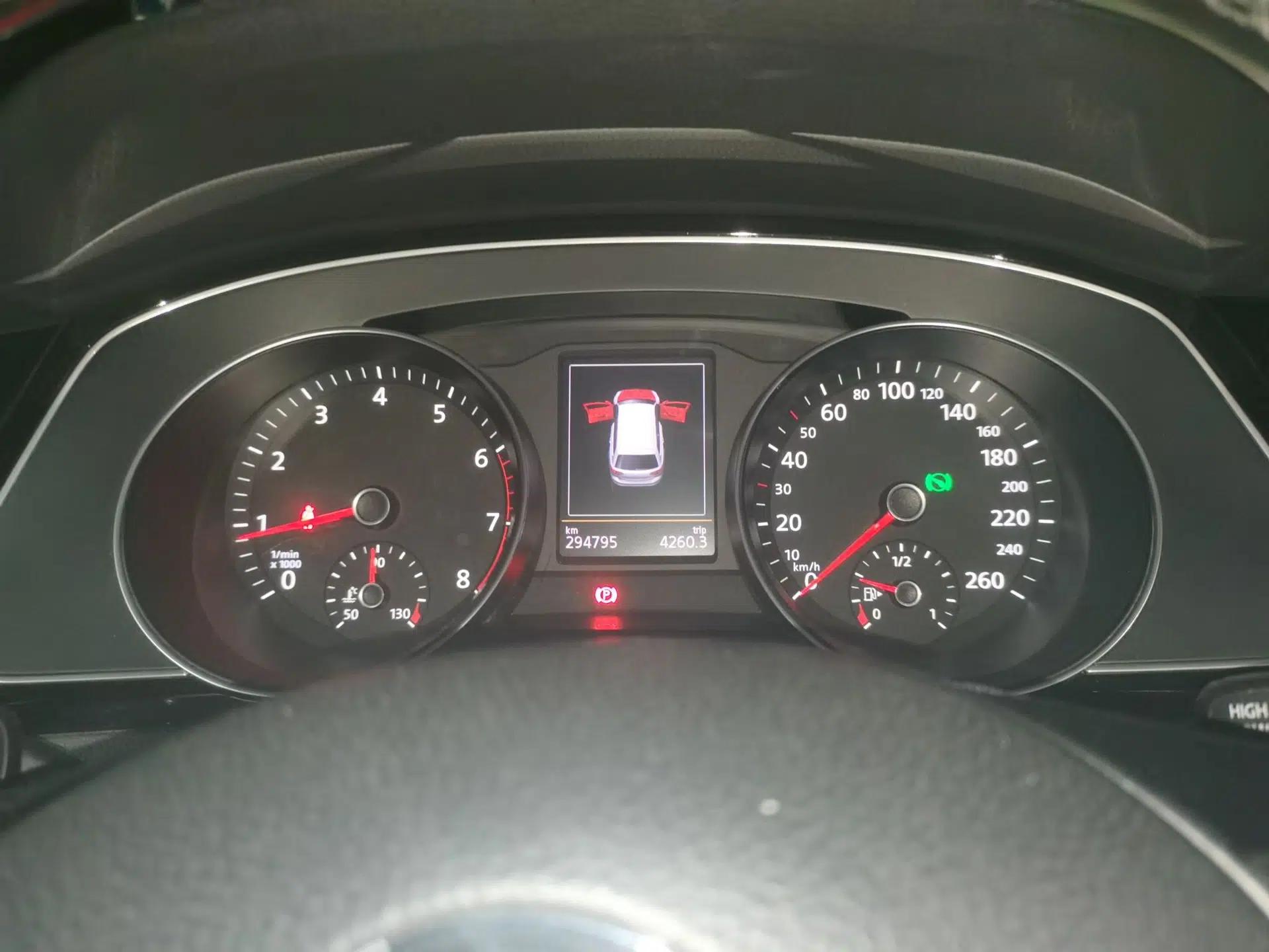 Used Volkswagen Variant 2017 380TSI Two-Wheel Drive Comfort Edition — миниатюра 11