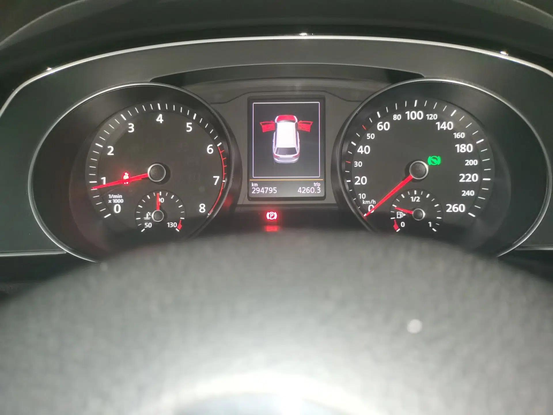 Used Volkswagen Variant 2017 380TSI Two-Wheel Drive Comfort Edition — миниатюра 12