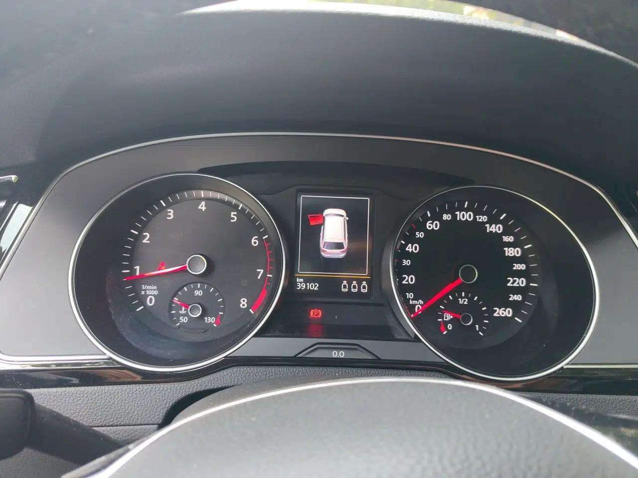 Used Volkswagen Variant 2018 380TSI Two-Wheel Drive Comfort Edition — миниатюра 11