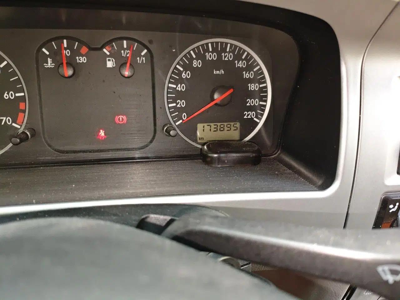 Used Volkswagen Santana Vista 2008 1.8L Manual Comfort Edition — миниатюра 12