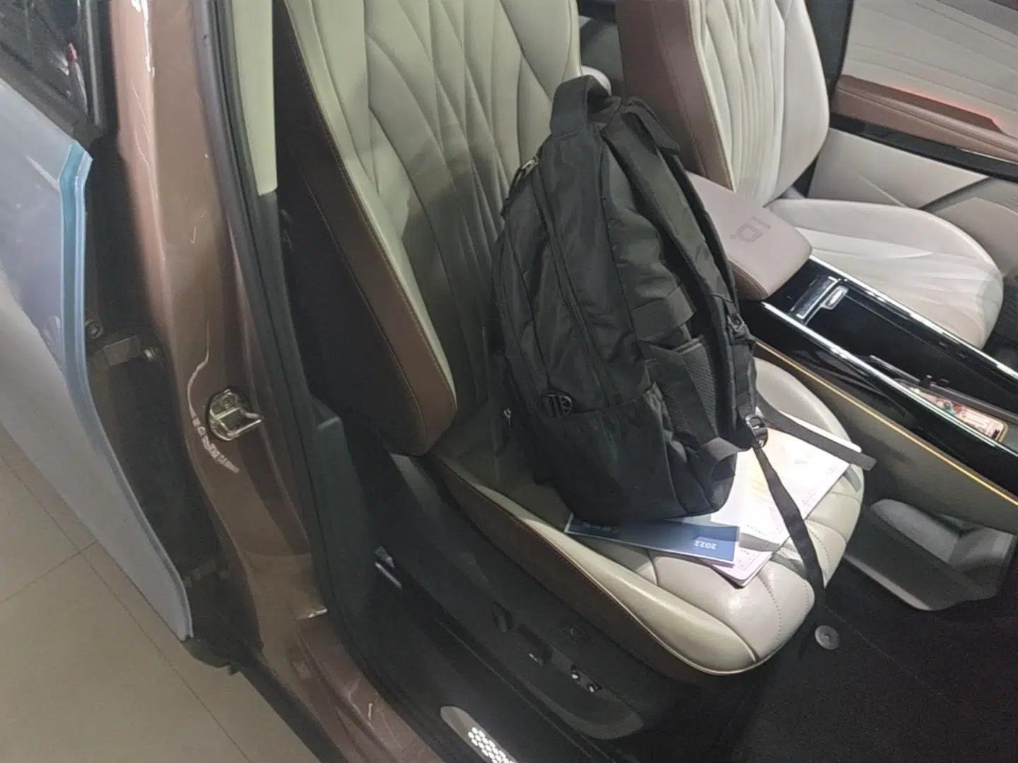 Used Volkswagen ID.6 X 2022 Intelligent Long-Range Version — миниатюра 19