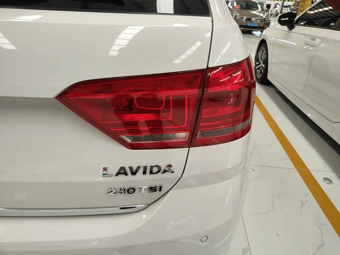 Used Volkswagen Gran Lavida 2017 230TSI DSG Comfort Edition — миниатюра 9