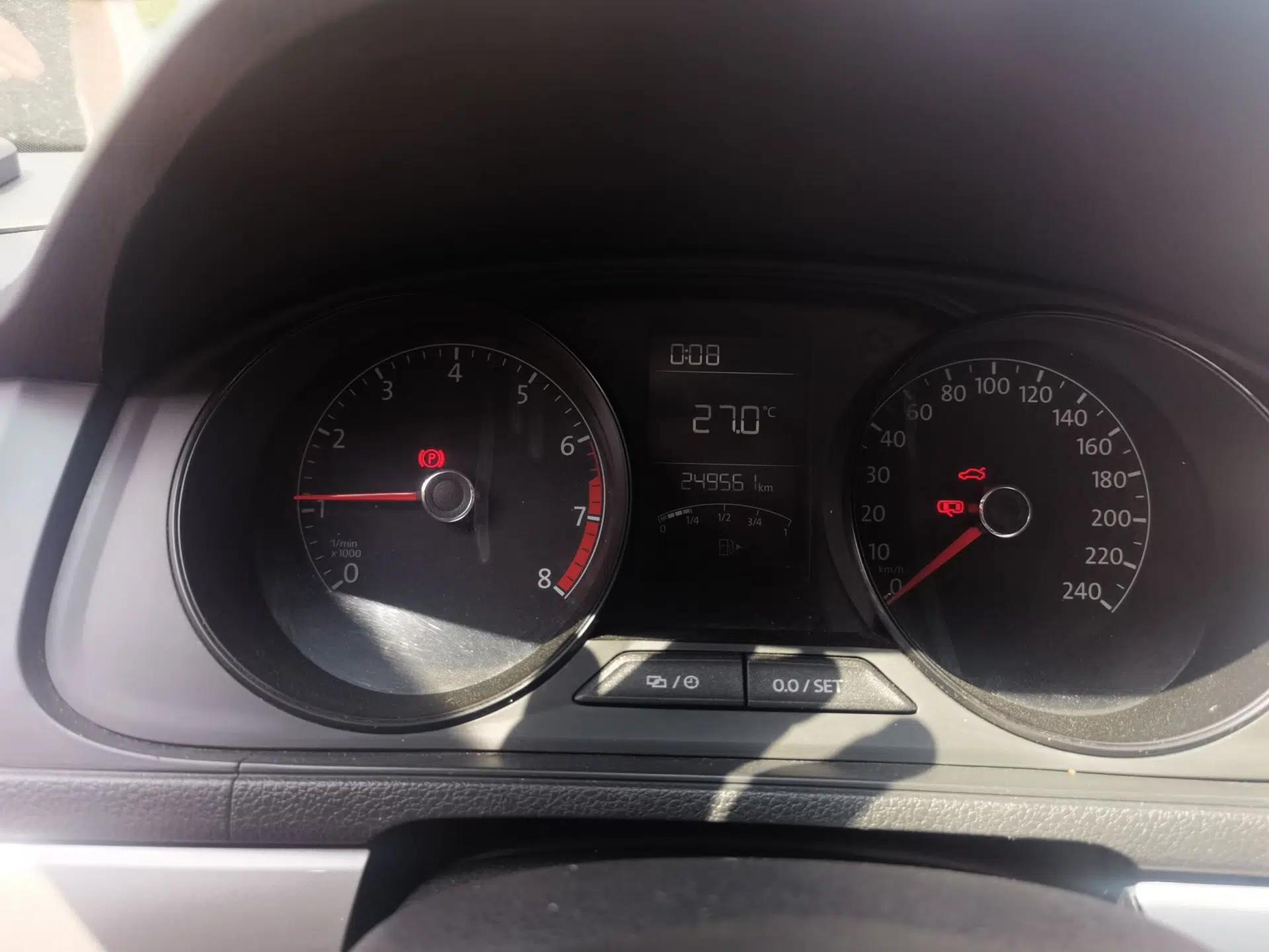 Used Volkswagen Gran Lavida 2015 1.6L Manual Fashion Edition — миниатюра 11