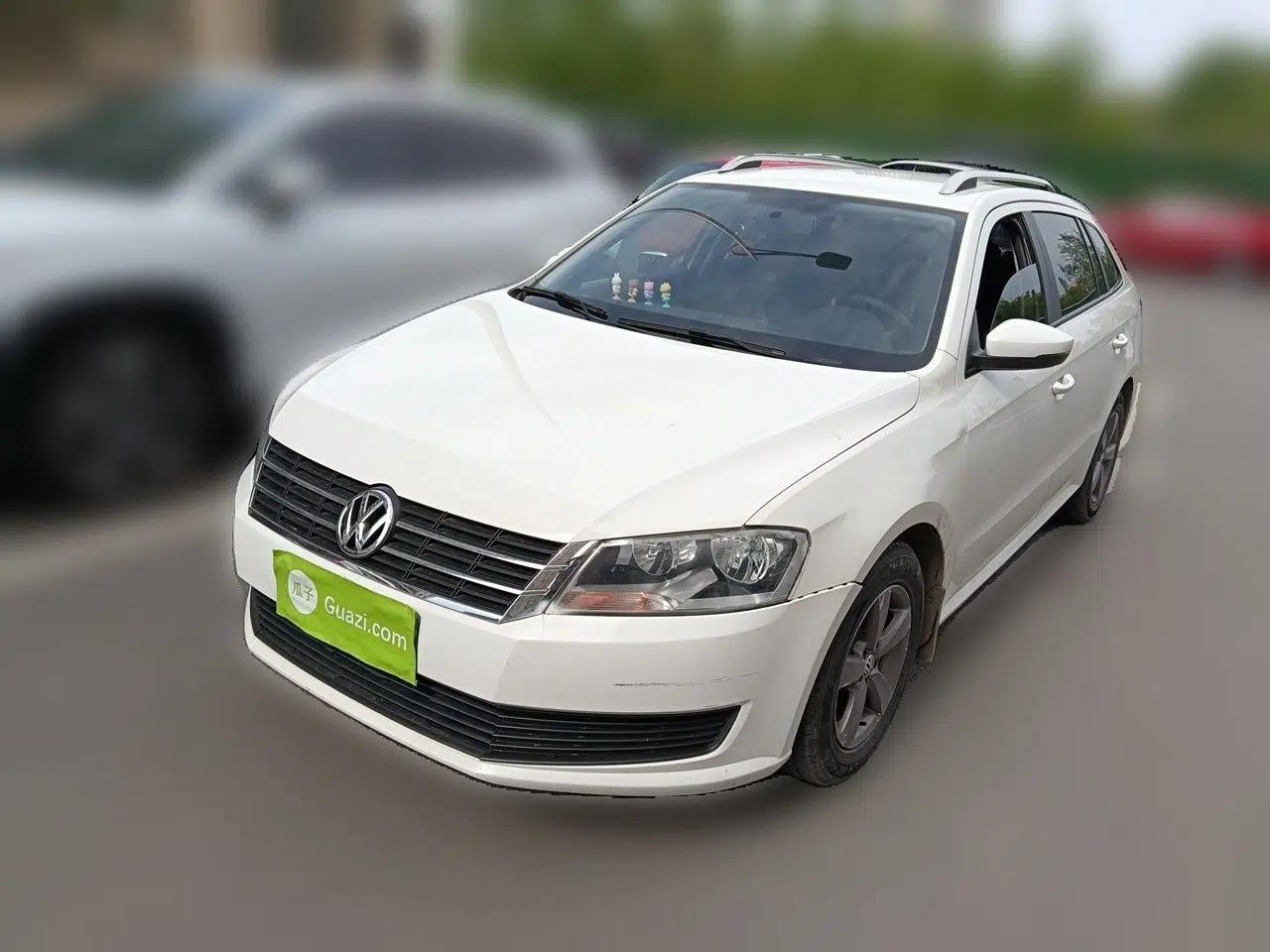 Used Volkswagen Gran Lavida 2013 1.6L Automatic Fashion Model — миниатюра 1