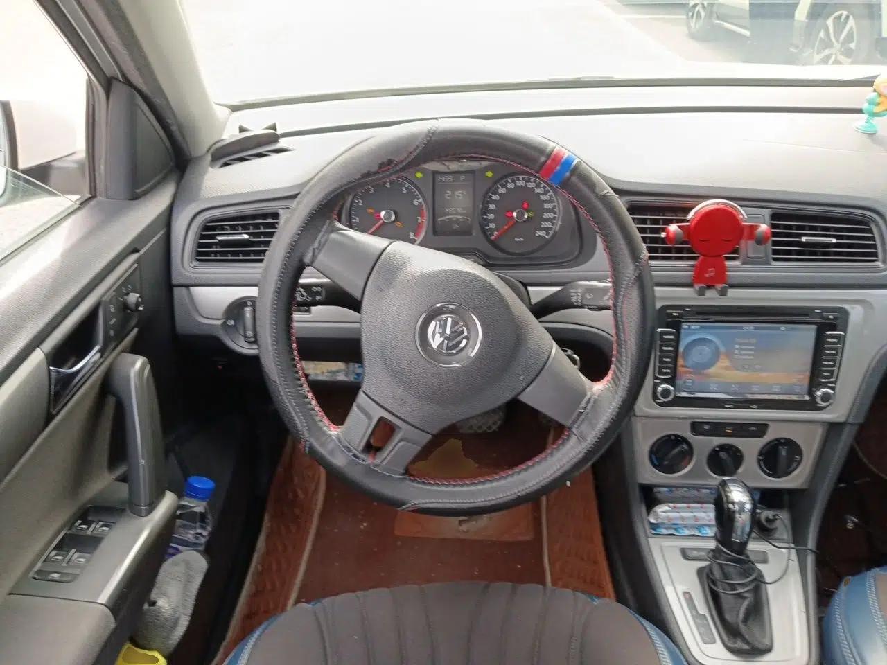 Used Volkswagen Gran Lavida 2013 1.6L Automatic Fashion Model — миниатюра 10