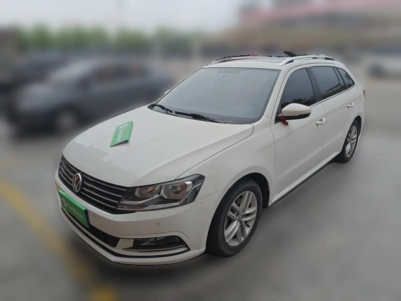 Used Volkswagen Gran Lavida 2017 1.6L Automatic Comfort Edition — миниатюра 1