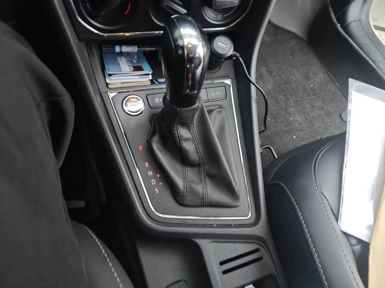 Used Volkswagen Gran Lavida 2017 1.6L Automatic Comfort Edition — миниатюра 14