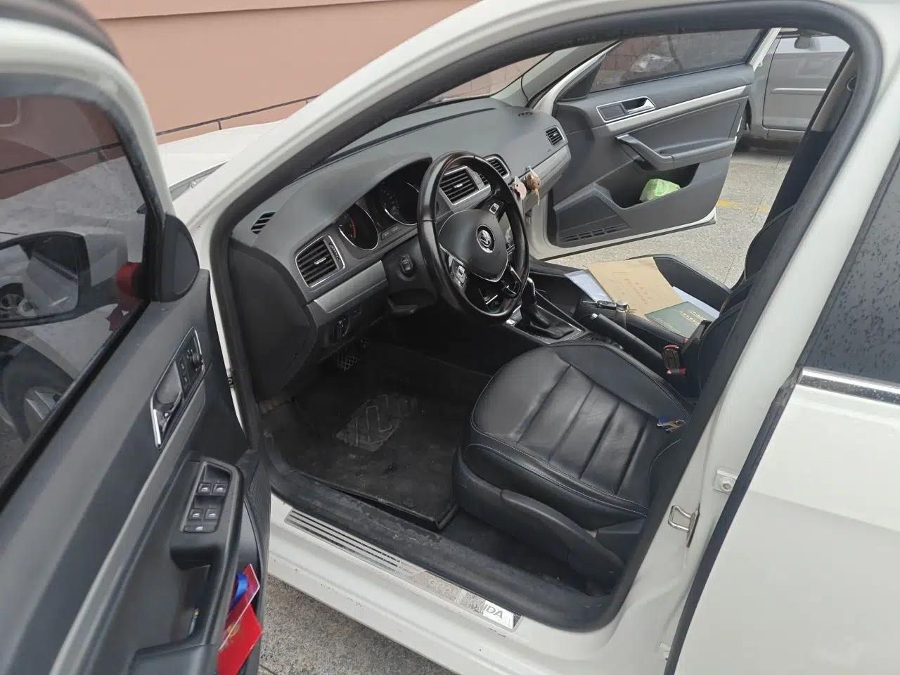 Used Volkswagen Gran Lavida 2017 1.6L Automatic Comfort Edition — миниатюра 16