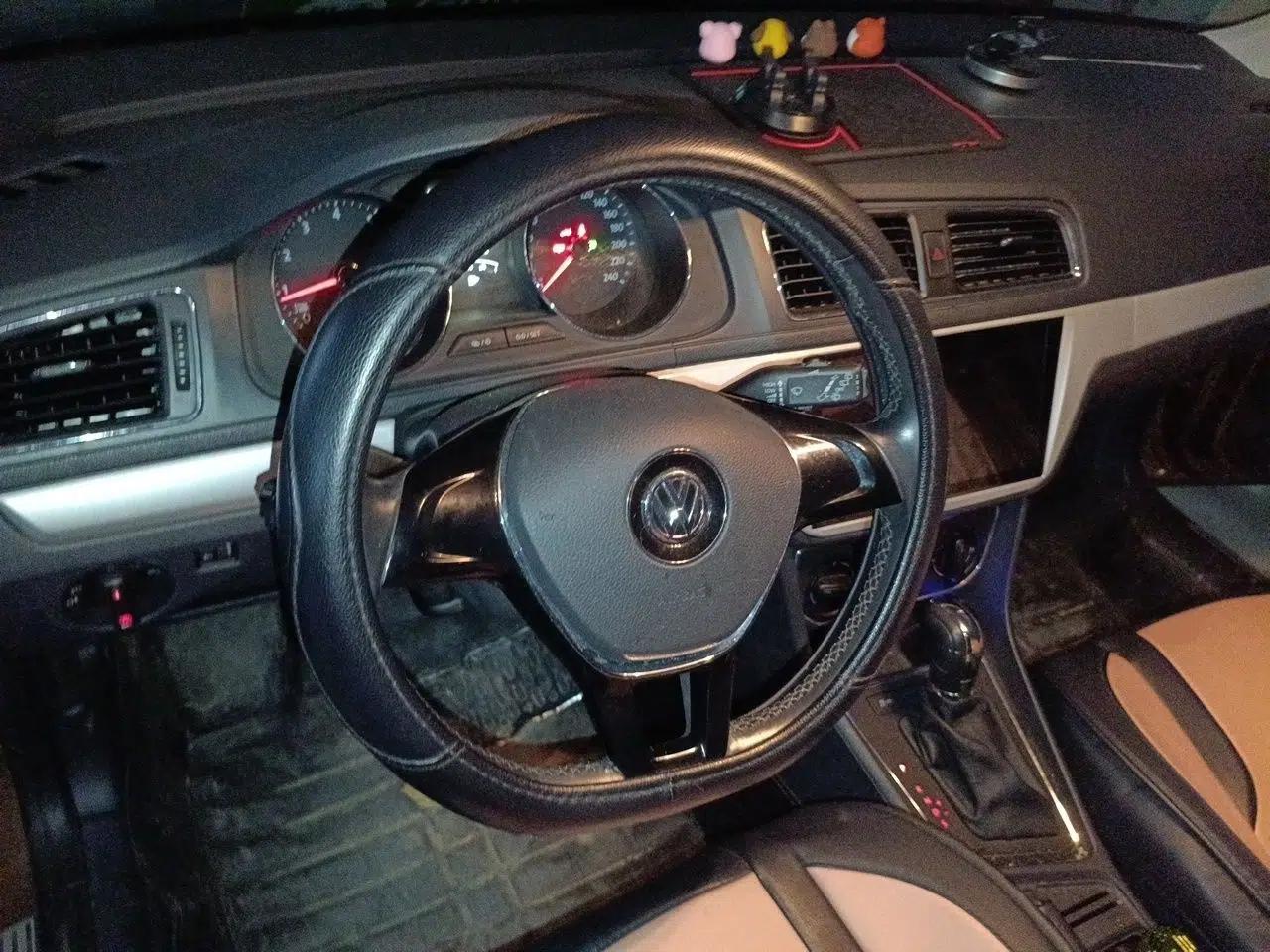 Used Volkswagen Gran Lavida 2015 1.6L Automatic Comfort Edition — миниатюра 10