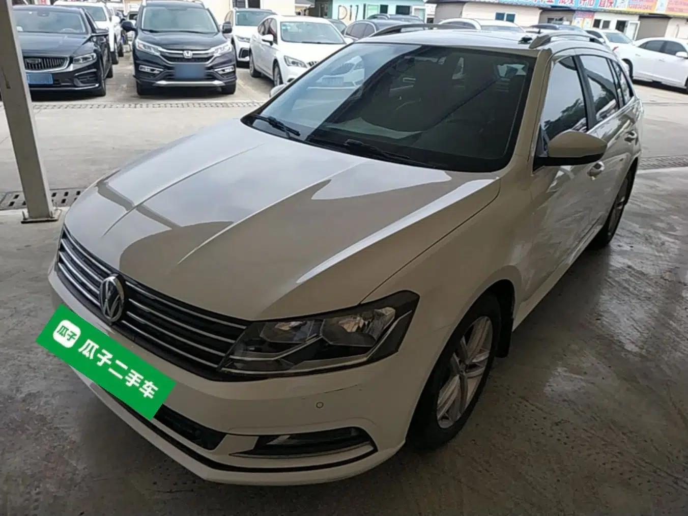 Used Volkswagen Gran Lavida 2015 1.6L Automatic Comfort Edition — миниатюра 1