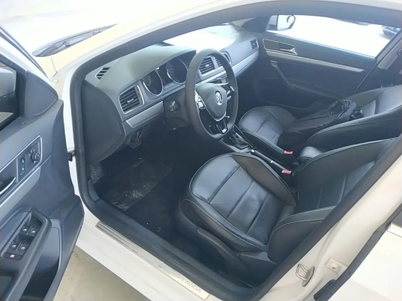 Used Volkswagen Gran Lavida 2015 1.6L Automatic Comfort Edition — миниатюра 22