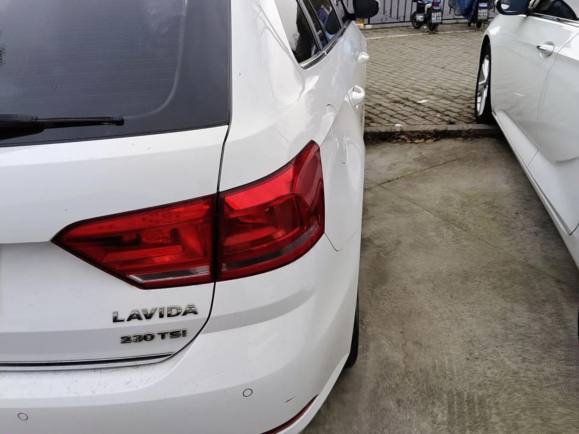 Used Volkswagen Gran Lavida 2017 230TSI DSG Comfort Edition — миниатюра 9