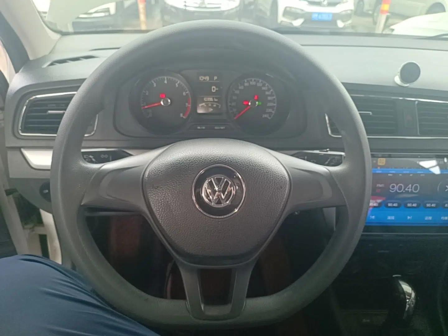 Used Volkswagen Gran Lavida 2017 1.6L Automatic Fashion Edition — миниатюра 13