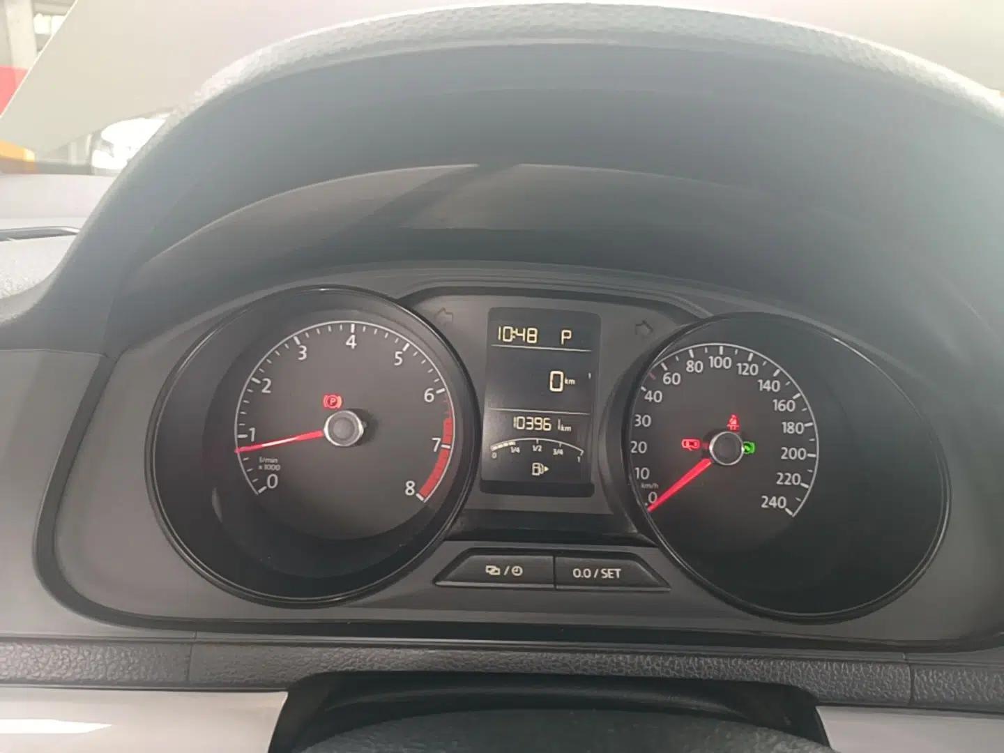 Used Volkswagen Gran Lavida 2017 1.6L Automatic Fashion Edition — миниатюра 14