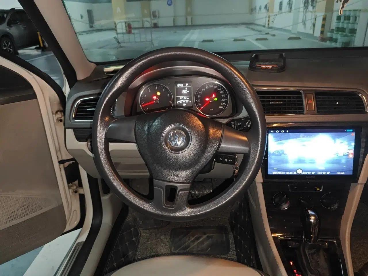 Used Volkswagen Gran Lavida 2013 1.6L Automatic Luxury Model — миниатюра 10