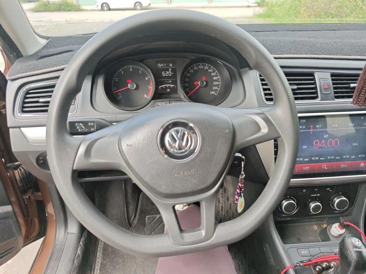 Used Volkswagen Gran Lavida 2015 1.6L Automatic Fashion Edition — миниатюра 10