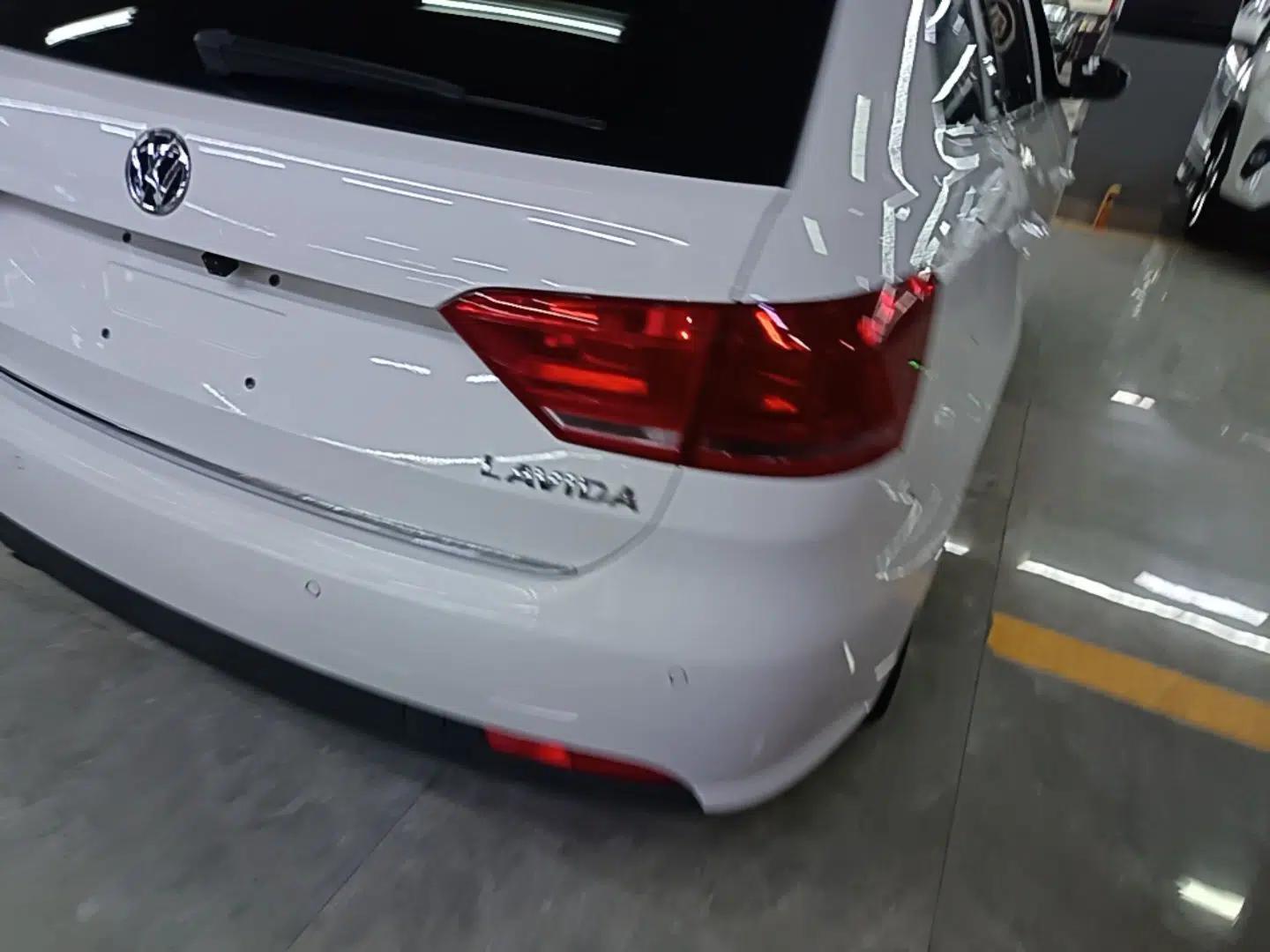 Used Volkswagen Gran Lavida 2013 1.6L Automatic Comfort Model — миниатюра 14