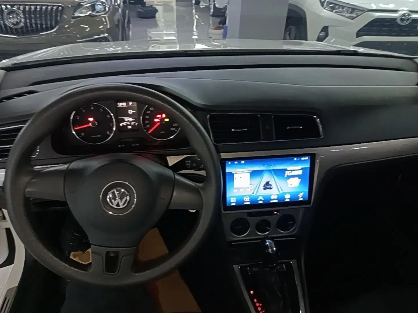 Used Volkswagen Gran Lavida 2013 1.6L Automatic Comfort Model — миниатюра 17