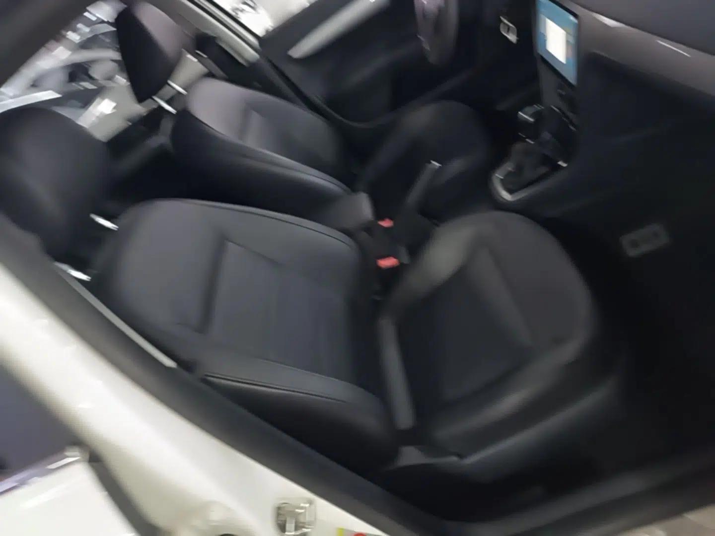Used Volkswagen Gran Lavida 2013 1.6L Automatic Comfort Model — миниатюра 24