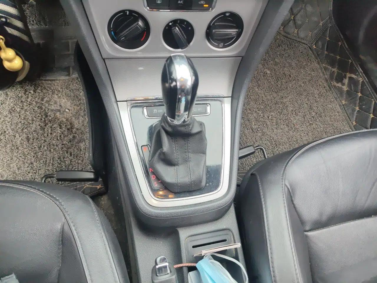 Used Volkswagen Gran Lavida 2013 1.6L Automatic Comfort Model — миниатюра 14