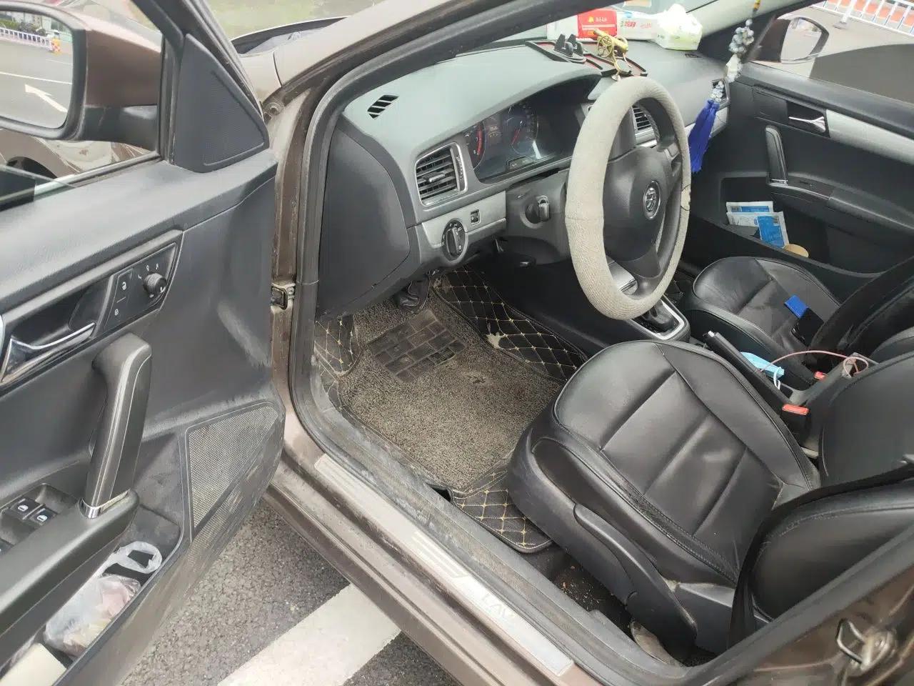 Used Volkswagen Gran Lavida 2013 1.6L Automatic Comfort Model — миниатюра 16