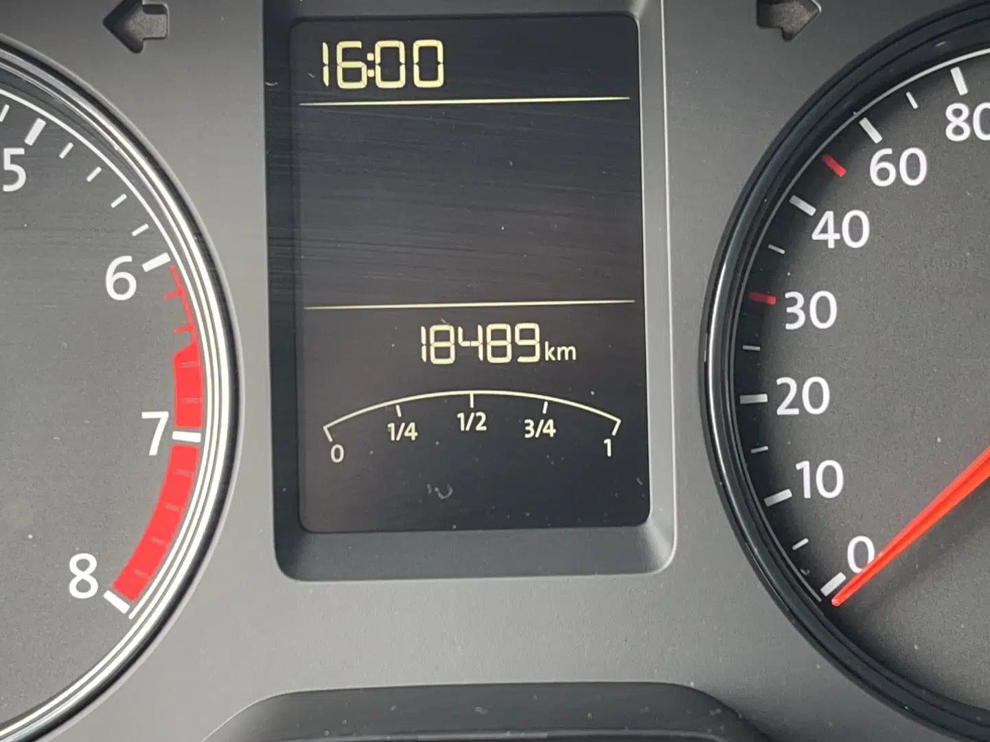 Used Volkswagen Gran Lavida 2013 1.6L Automatic Fashion Model — миниатюра 7