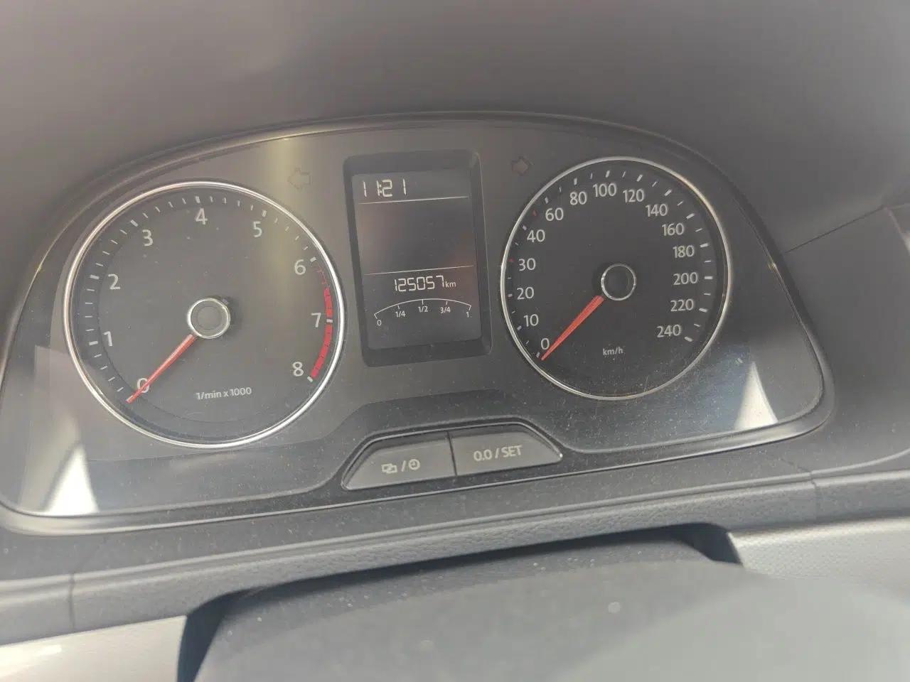 Used Volkswagen Gran Lavida 2013 1.6L Automatic Comfort Model — миниатюра 12