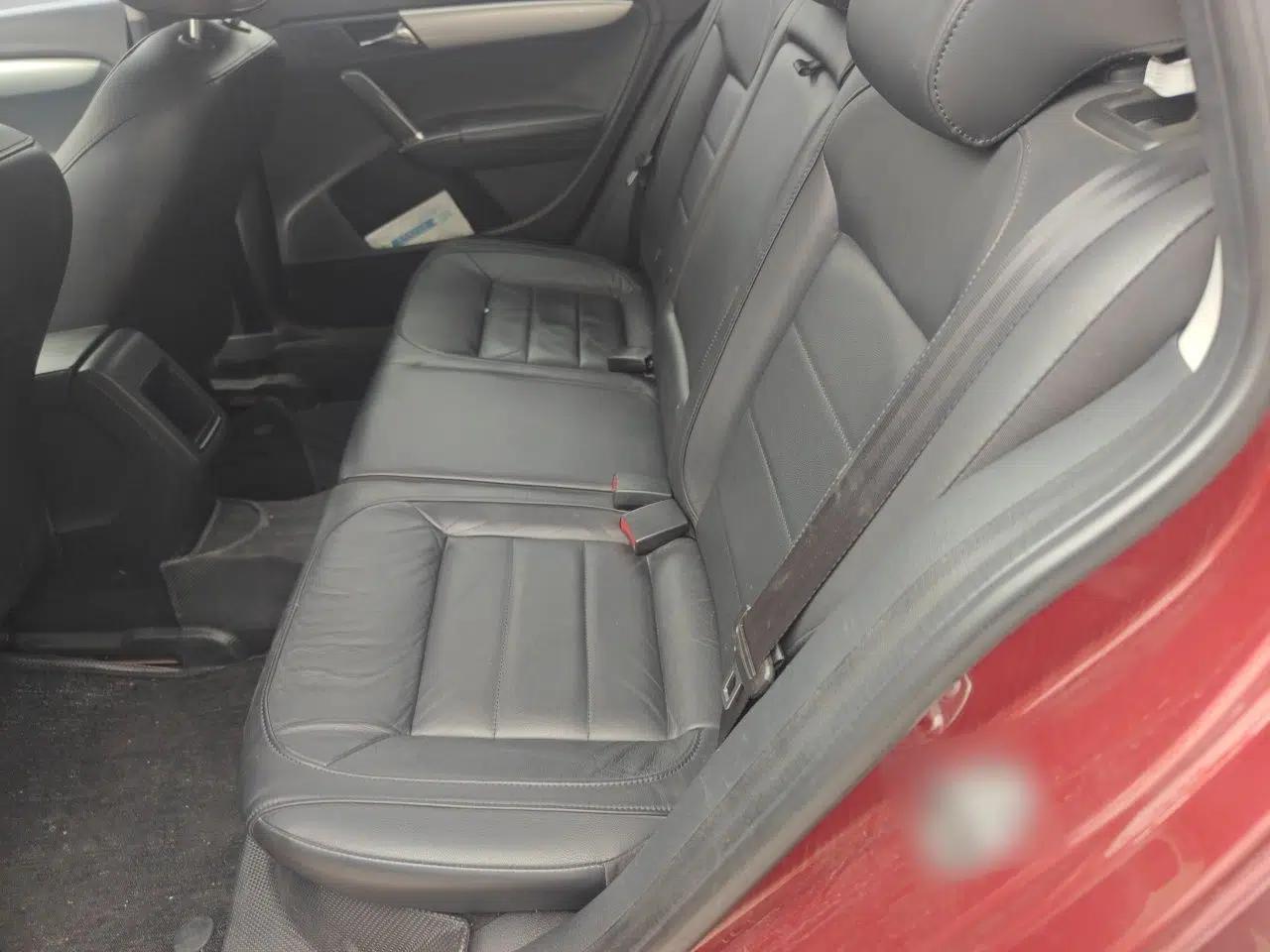 Used Volkswagen Gran Lavida 2013 1.6L Automatic Comfort Model — миниатюра 17