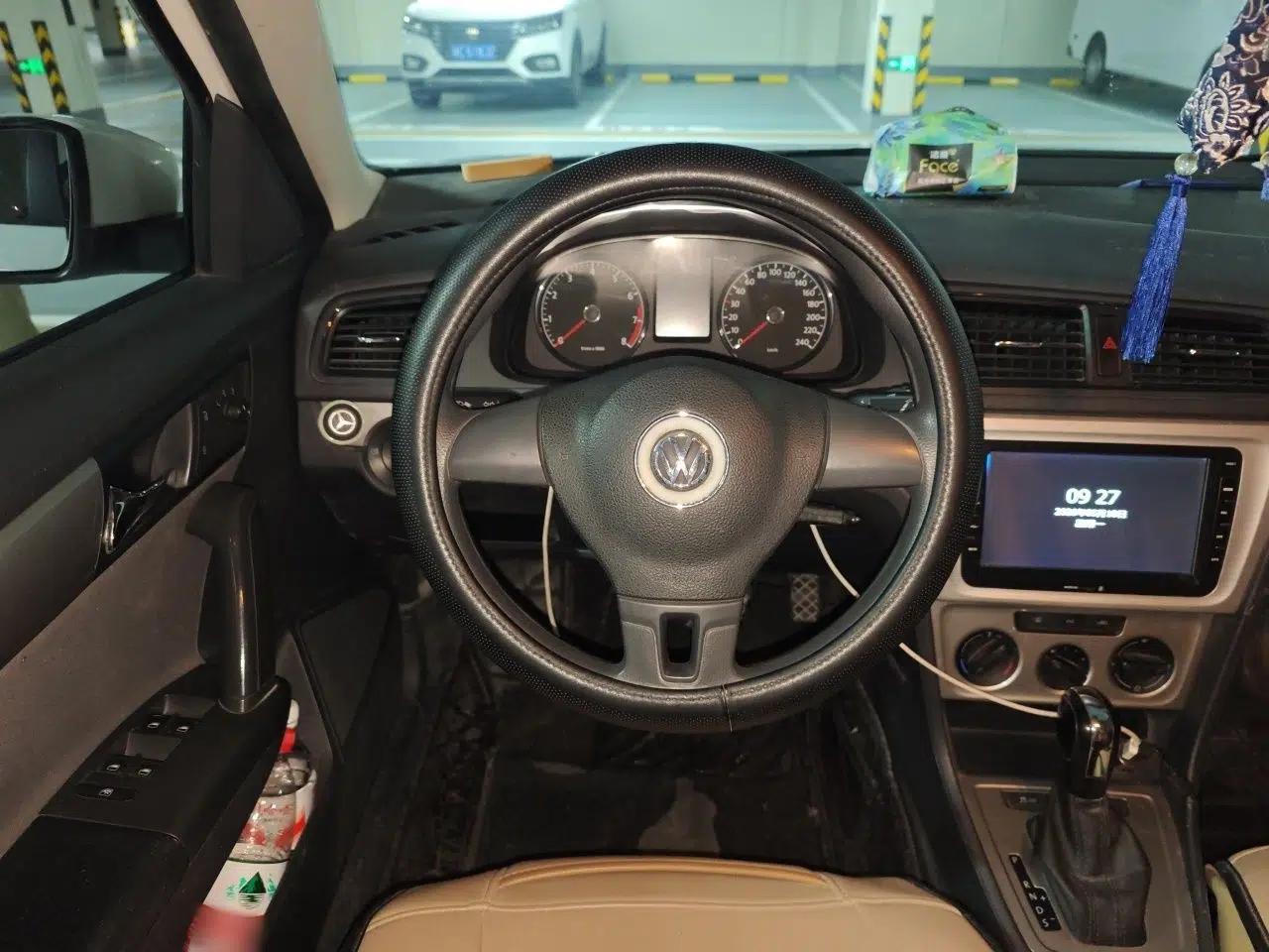 Used Volkswagen Gran Lavida 2013 1.6L Automatic Fashion Model — миниатюра 10