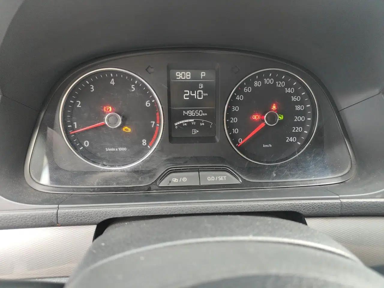 Used Volkswagen Gran Lavida 2013 1.6L Automatic Comfort Model — миниатюра 11