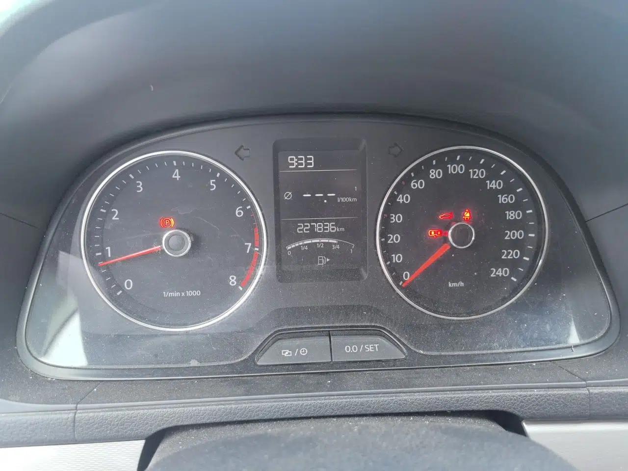 Used Volkswagen Gran Lavida 2013 1.4 TSI Manual Comfort Model — миниатюра 11