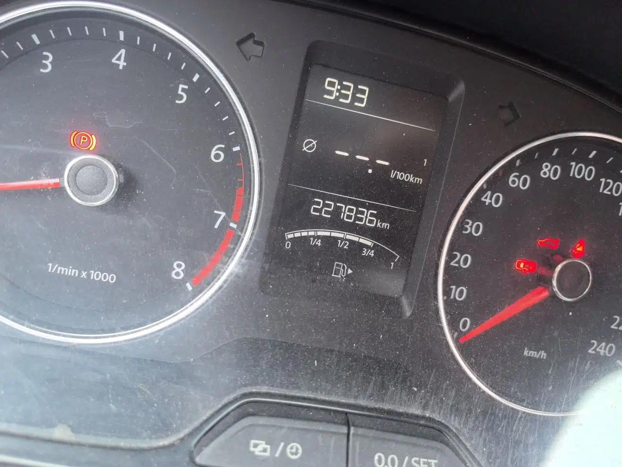 Used Volkswagen Gran Lavida 2013 1.4 TSI Manual Comfort Model — миниатюра 12