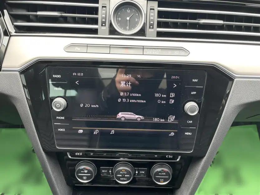 Used Volkswagen Variant New Energy 2019 GTE model — миниатюра 22