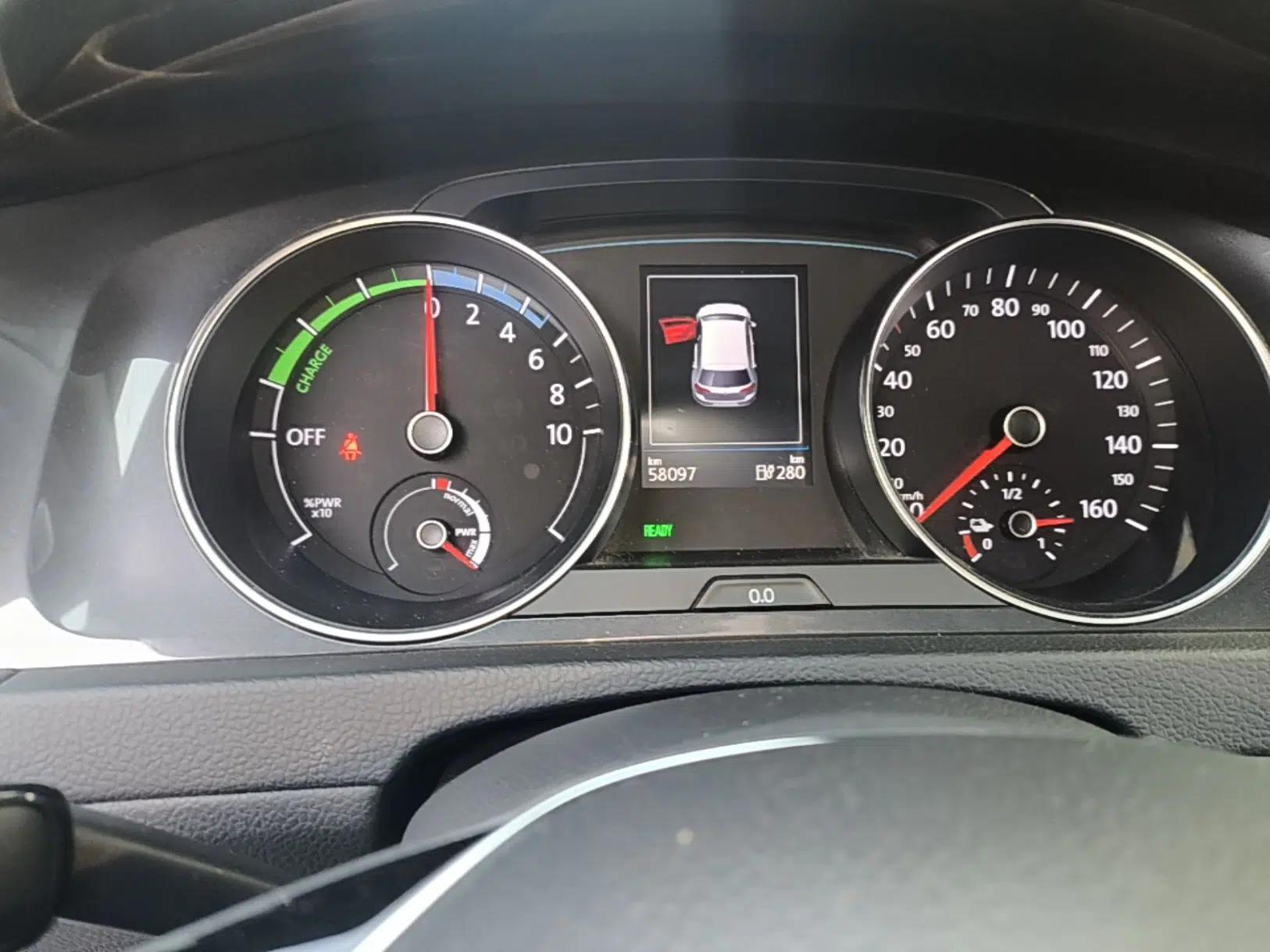 Used Volkswagen Golf Pure Electric 2020 Chari — миниатюра 19