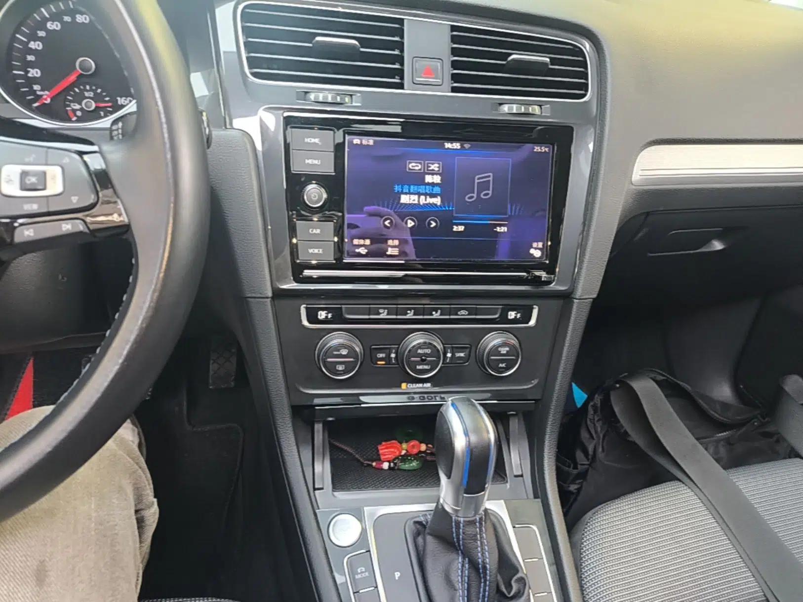 Used Volkswagen Golf Pure Electric 2020 Chari — миниатюра 20