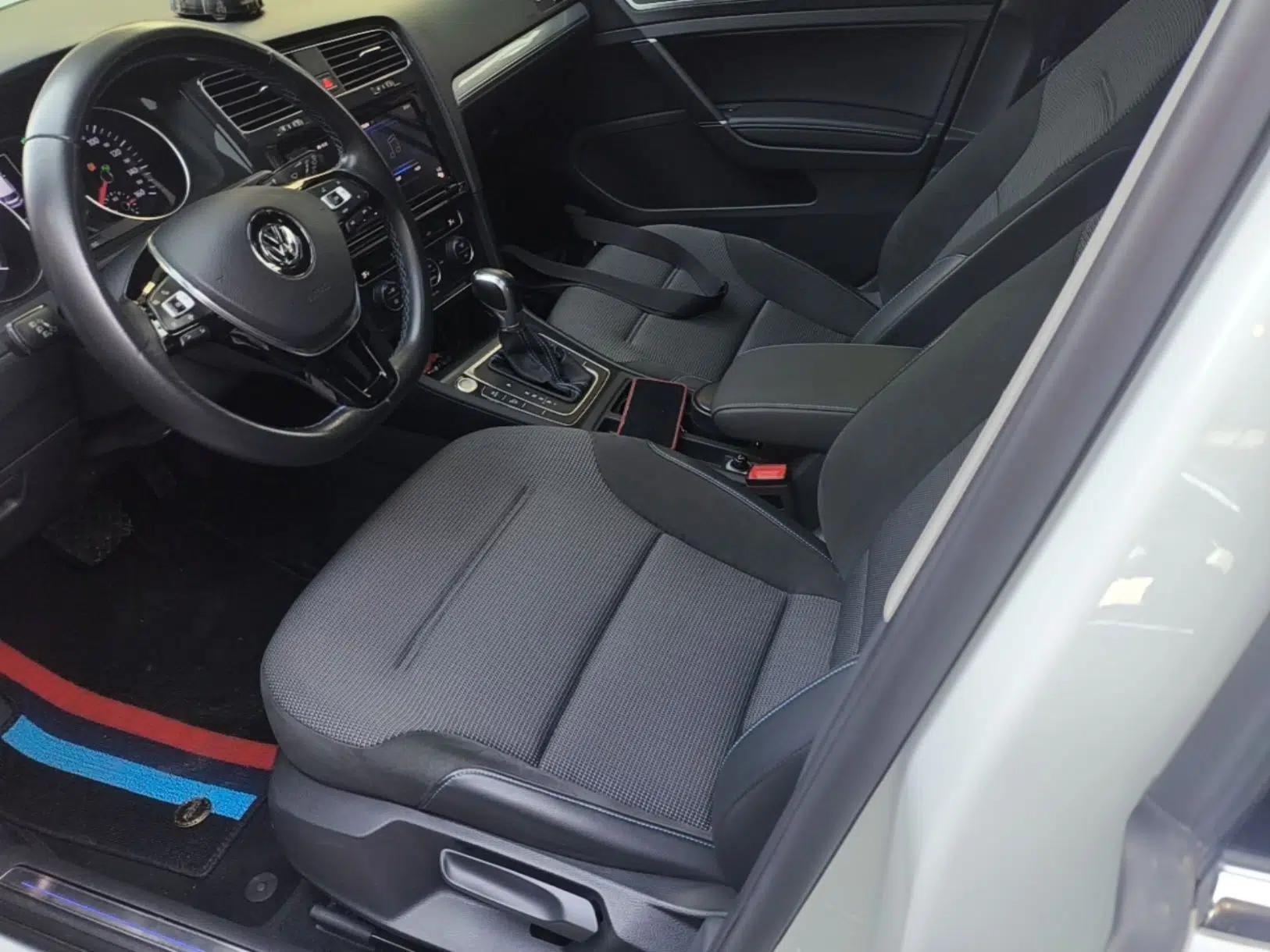 Used Volkswagen Golf Pure Electric 2020 Chari — миниатюра 22