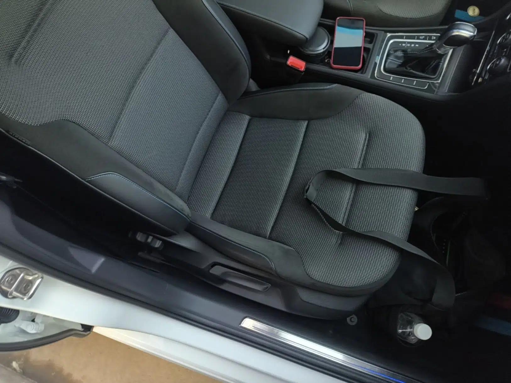 Used Volkswagen Golf Pure Electric 2020 Chari — миниатюра 24