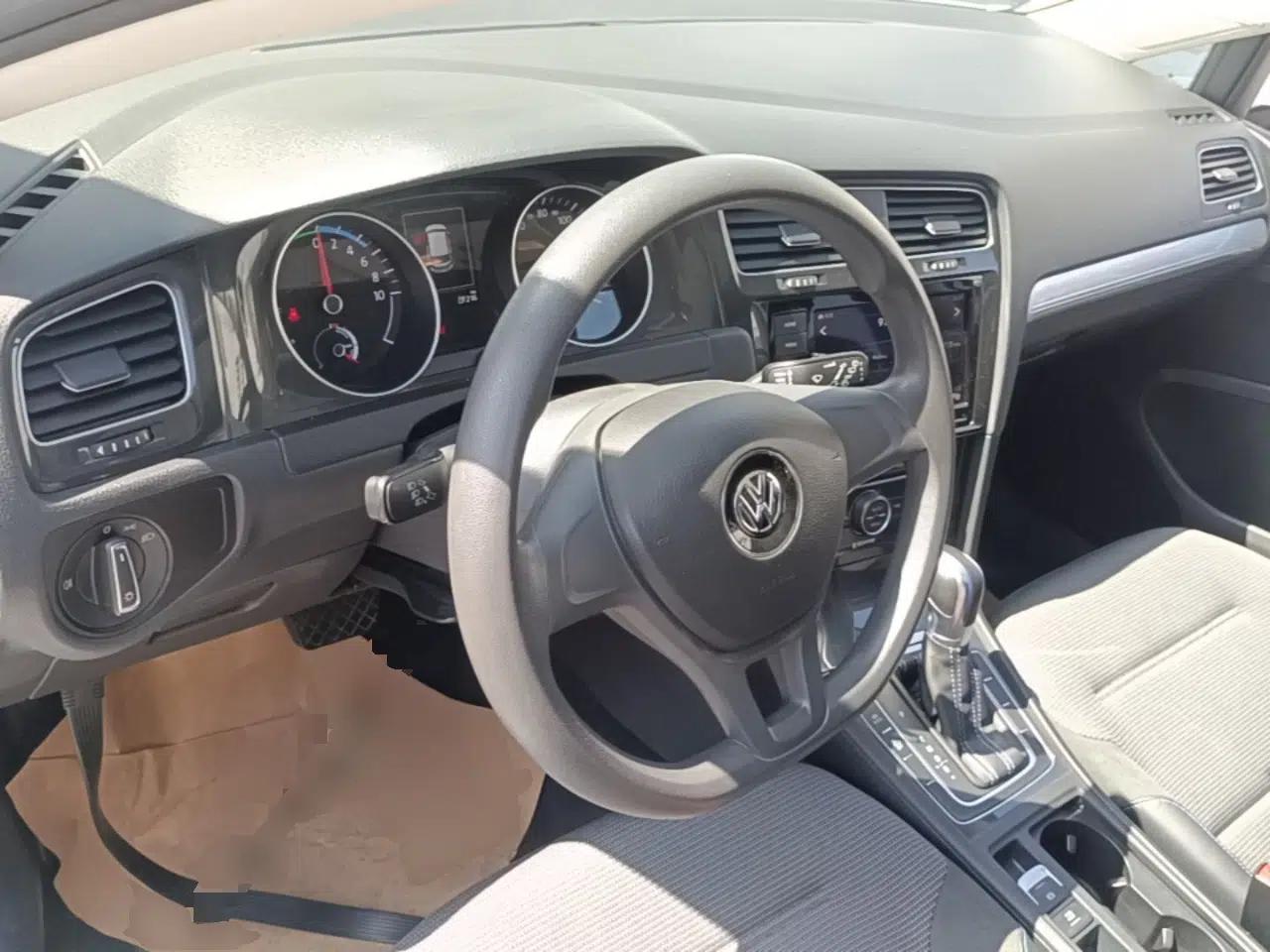 Used Volkswagen Golf Pure Electric 2020 Chari — миниатюра 12