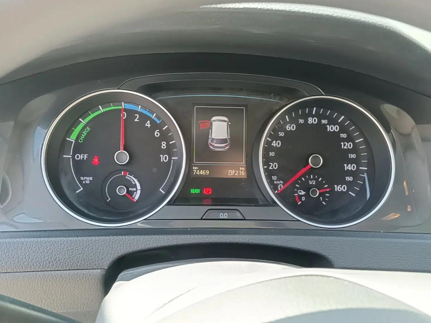 Used Volkswagen Golf Pure Electric 2020 Chari — миниатюра 14