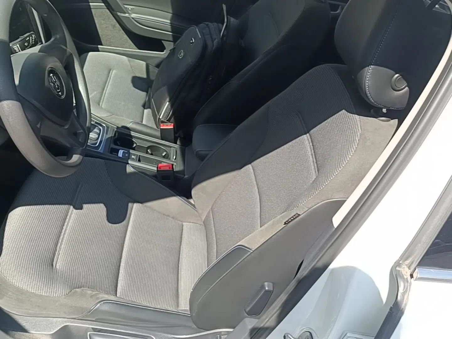 Used Volkswagen Golf Pure Electric 2020 Chari — миниатюра 17
