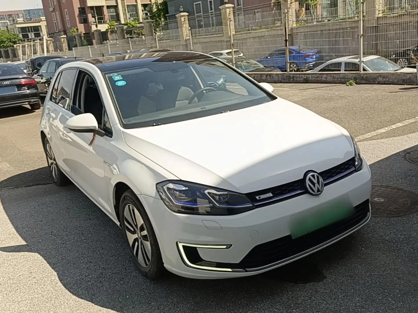 Used Volkswagen Golf Pure Electric 2020 Chari — миниатюра 3