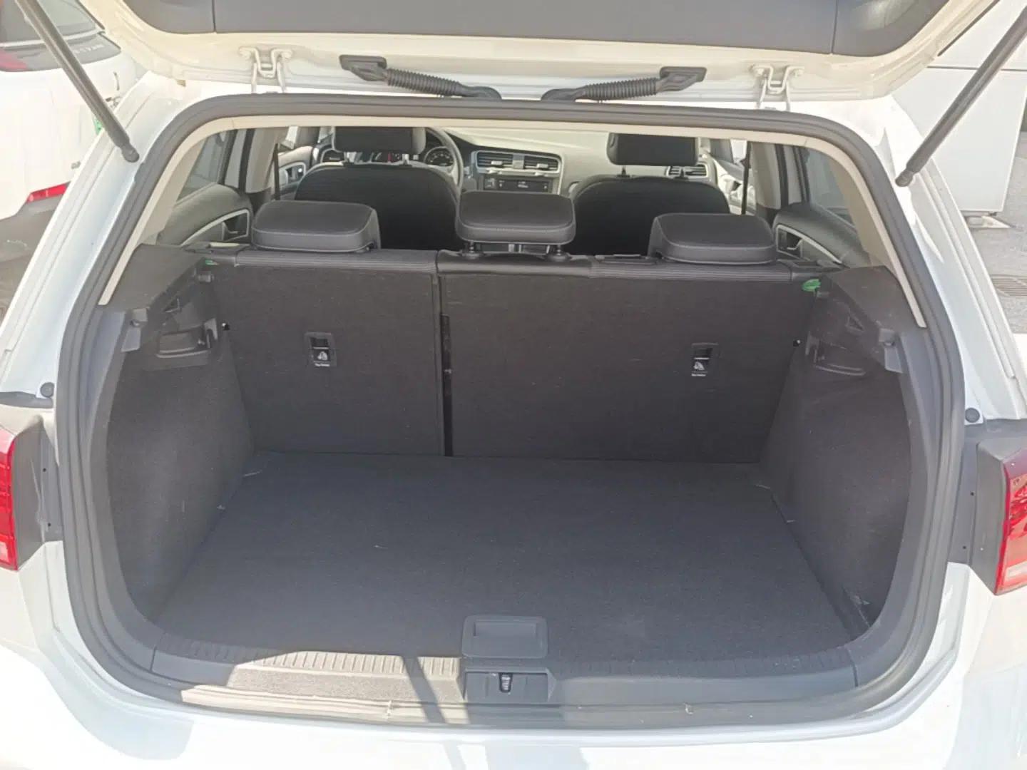 Used Volkswagen Golf Pure Electric 2020 Chari — миниатюра 22