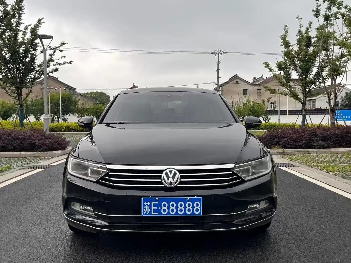 2017 Volkswagen Magotan 330TSI DSG Leading Edition — миниатюра 2